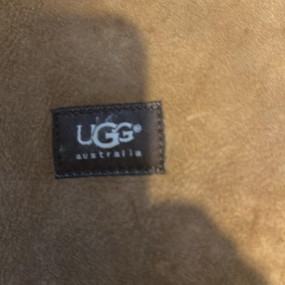 UGG HANDBAG; hard to find chestnut with attached coin purse very gently used - Picture 5 of 7